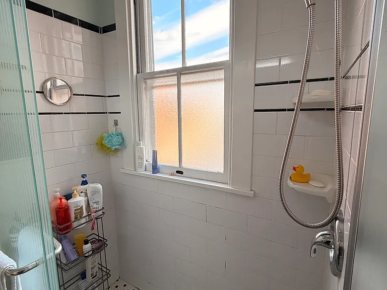1407 King St #3 — Photo 9