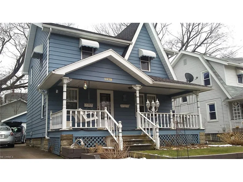 1479 Redwood Ave photo 1