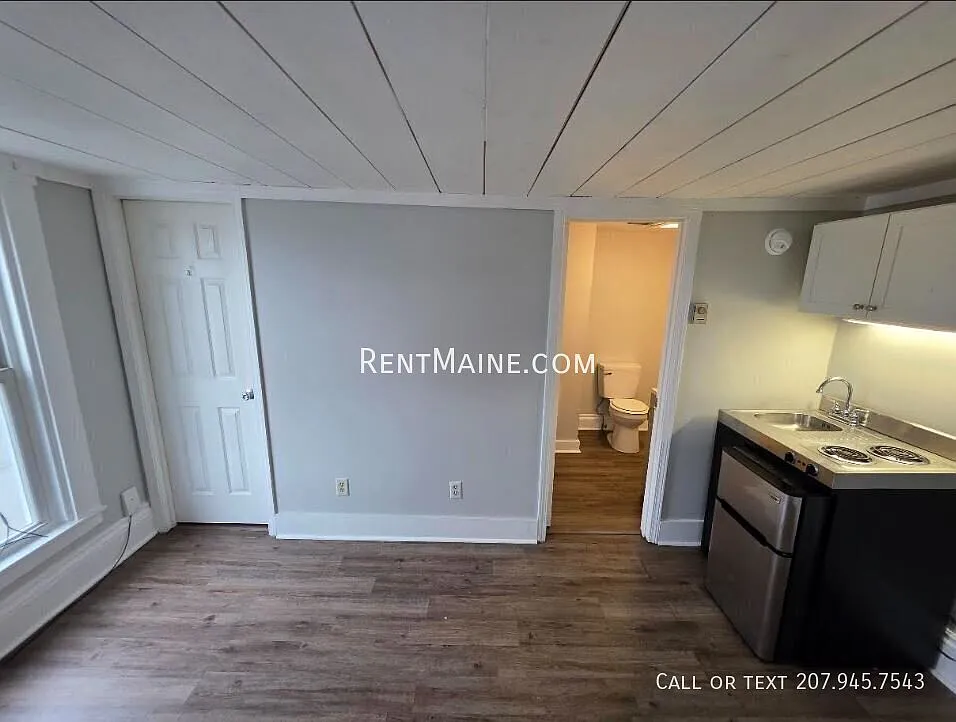 Studio, $850 — Photo 4