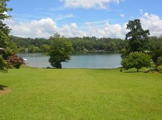 E Lakeview Dr, Hayesville, NC 28904