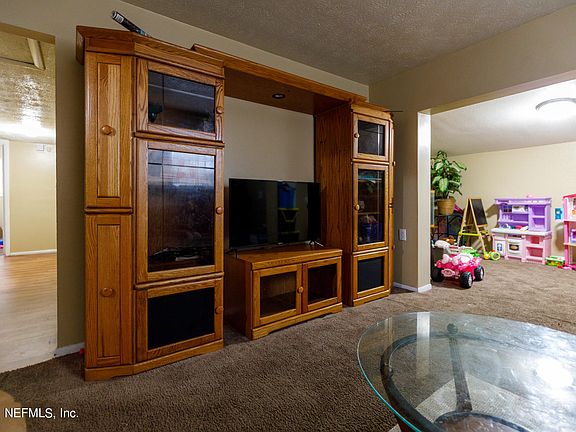 5th image of 7054 Red Robin Dr