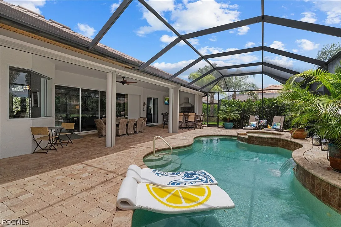 4 bed, 3.0 bath, 3093 sqft, $19,500 — Photo 2