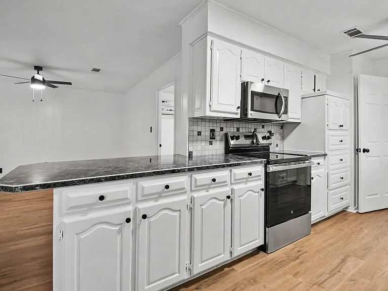 3407 Tipps Dr — Photo 9