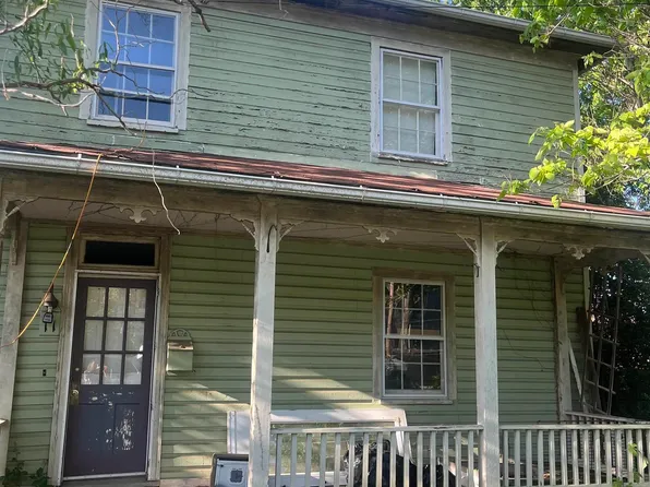 11 W Peabody St, Staunton, VA 24401