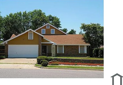 2804 Glen Hollow Cir — Photo 1