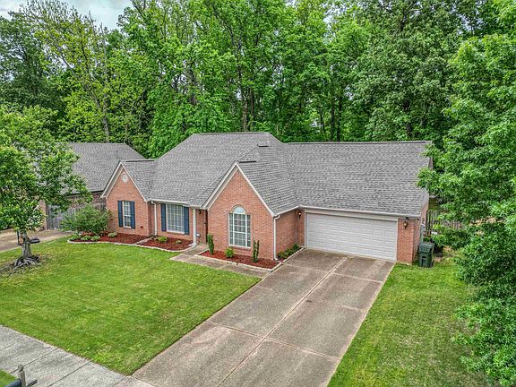 3rd image of 3284 Don Valley Dr