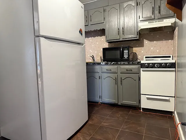 11 High St — Photo 3