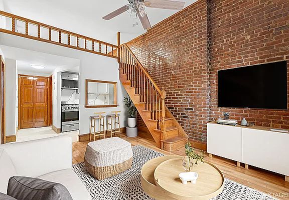 3rd image of 338 W 88th St #2B