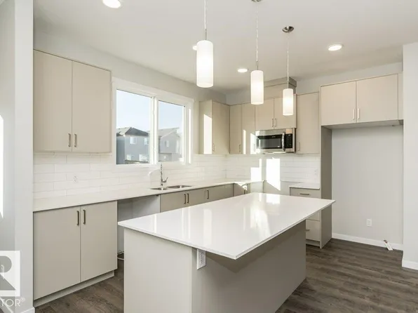 6409 63rd St, Beaumont, AB T4X 3E2