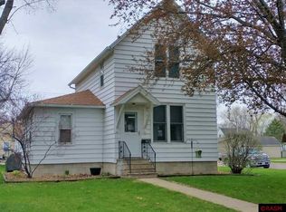 523 Walnut St SW, Sleepy Eye, MN 56085