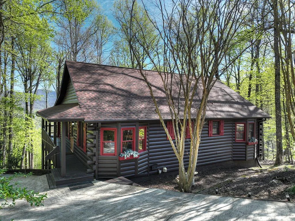 1831 Walnut Rdg photo 1