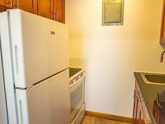 5th image of 370 W 30th St #2F