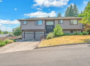 52911 NW Cliff Dr, Scappoose, OR 97056