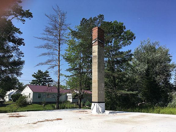 2nd image of 242 Peltoma Ave
