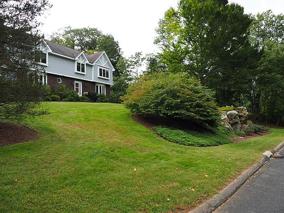 2nd image of 47 Mulberry Ln