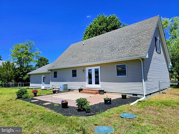 3rd image of 34 John Andrews Dr
