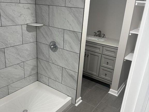 5th image of 408 Cherry Hill Rd