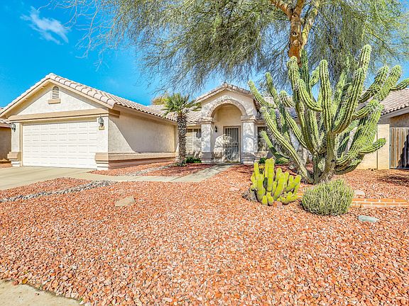 2nd image of 1462 W Goldfinch Way