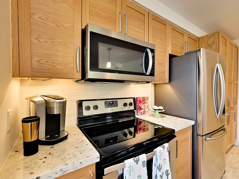 42 Glen Elm Ave #206 — Photo 75