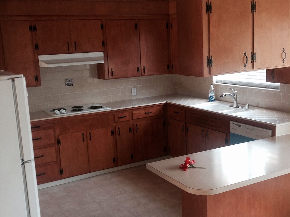 1st image of 828 Sevely Dr