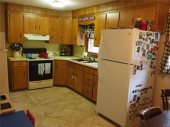 4th image of 915 S Lincoln Ave