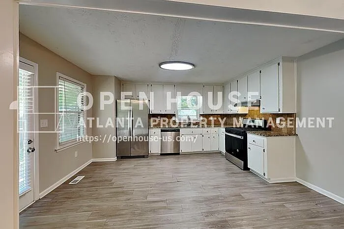 4125 Inola Trl NE — Photo 5