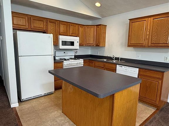 5th image of 723 Sycamore St APT C
