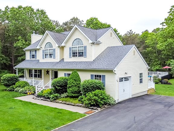 3rd image of 24 Charter Ct
