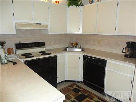 4th image of 304 Knotty Pine Cir APT B-2