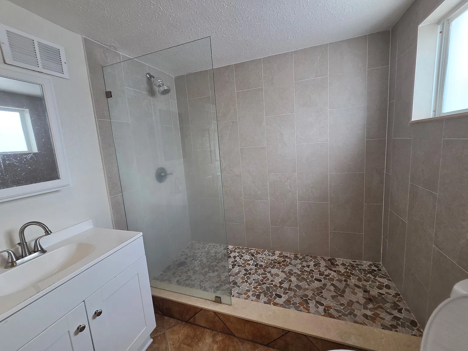 1 bed, 650 sqft, $1,700 — Photo 3
