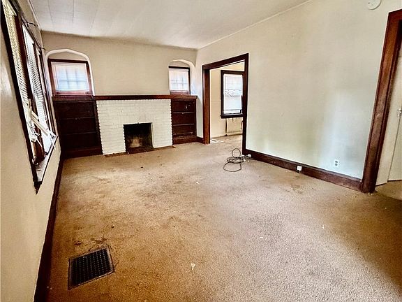 3rd image of 469 Storer Ave