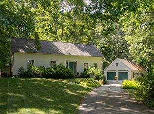 304 Russell St, Carlisle, MA 01741