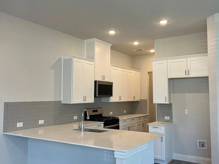 6106 Blythe Dr — Photo 1