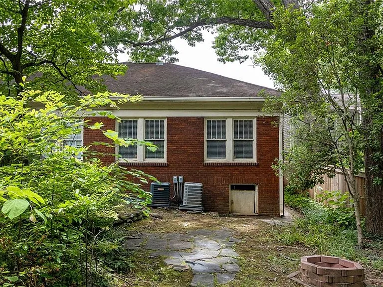 1047 Greencove Ave NE — Photo 24