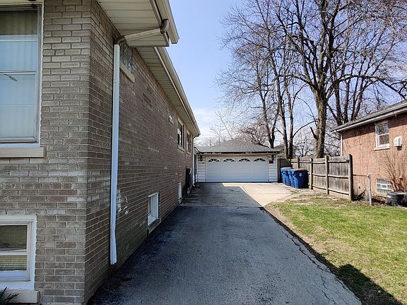 4th image of 15218 Wabash Ave