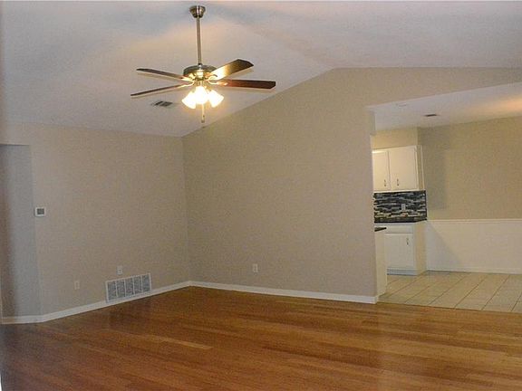 3rd image of 2508 Sweet Clover Dr