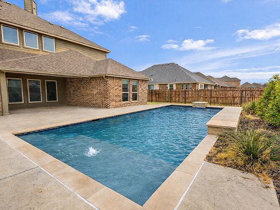 2nd image of 5601 Cornelia Ct