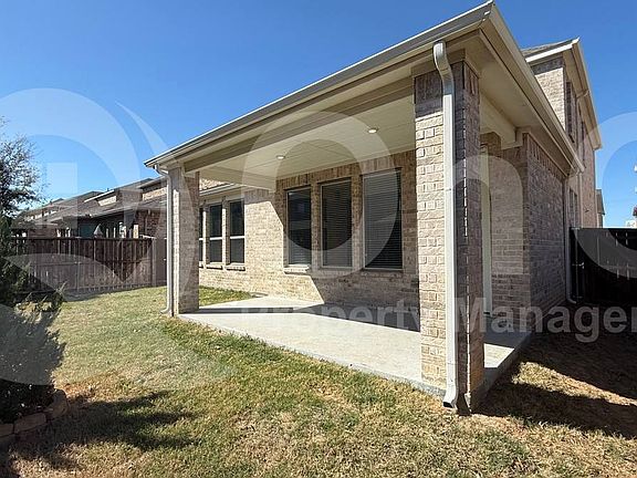 4th image of 2540 Durango Dr