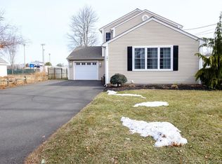 181 Tomlinson Ave, Plainville, CT 06062