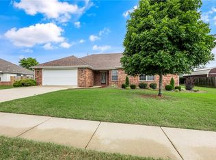 2320 Barnes Cir, Pea Ridge, AR 72751