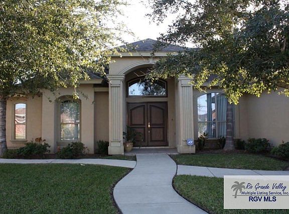 2nd image of 2805 Woodside