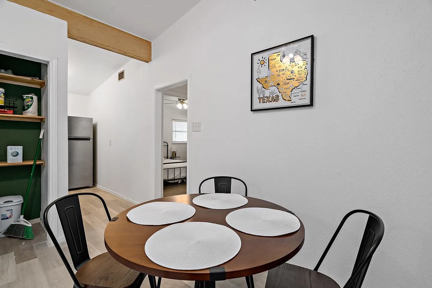2 bed, 980 sqft, $1,495 — Photo 2