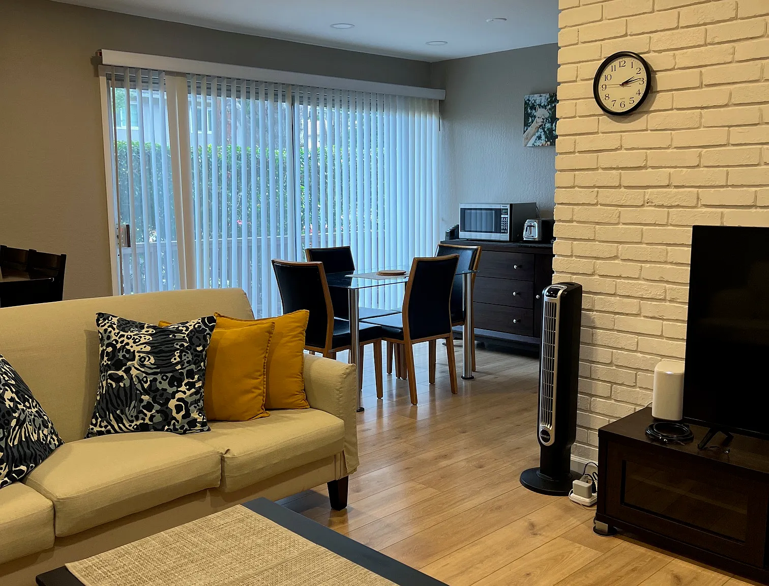 2 bed, 894 sqft, $4,050 — Photo 4