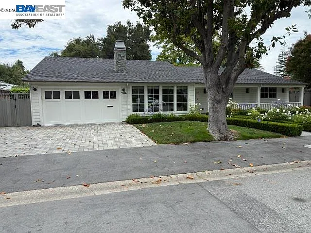 361 Claire Pl — Photo 1