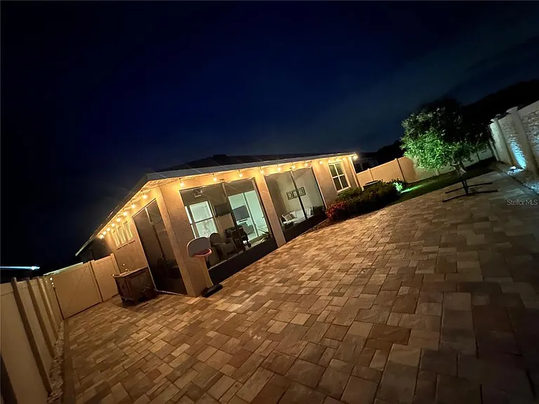 1127 Pipestone Pl — Photo 27