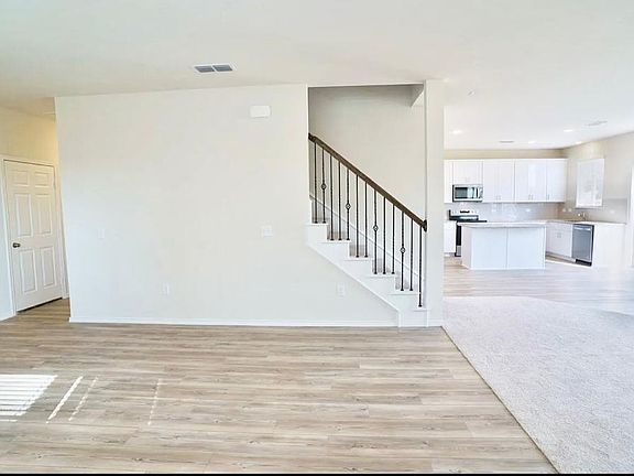 3rd image of 1020 Vernon Dr