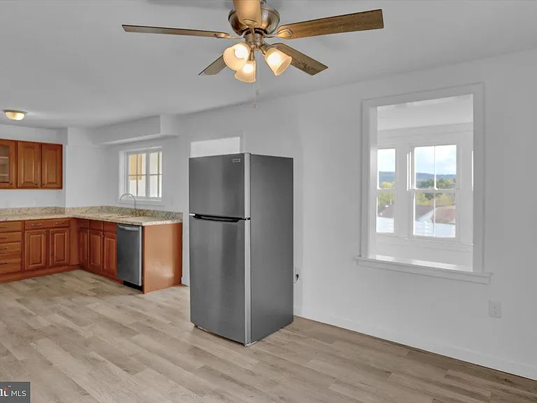 3208 Main St #1 — Photo 14