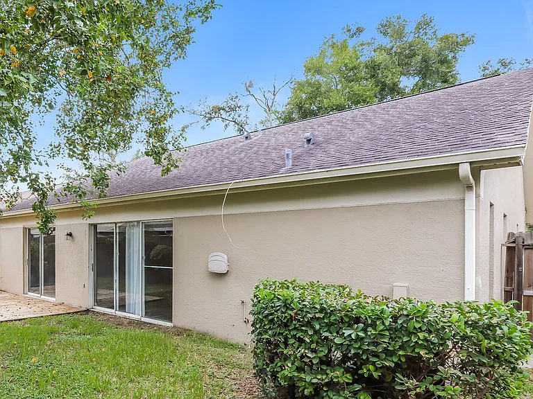 1011 Hardwood Dr — Photo 15