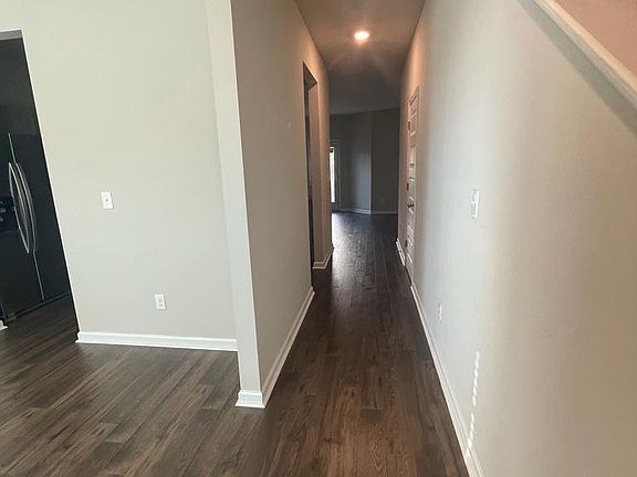 3rd image of 2020 River Park Cir