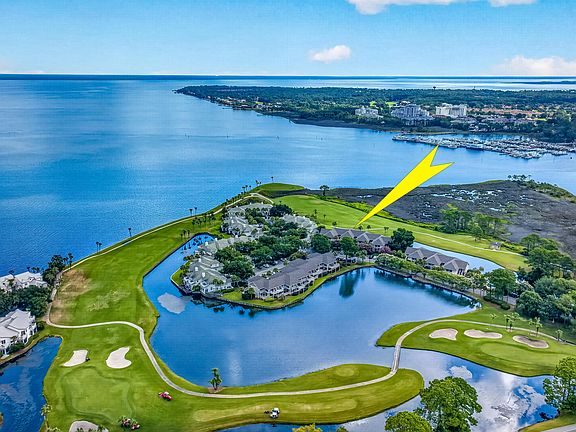 2nd image of 824 Harbour Point Dr #824
